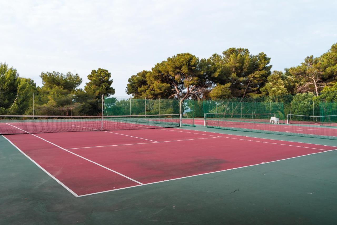 Belambra Clubs Presqu'Ile De Giens - Les Criques Hotel Hyeres Bagian luar foto